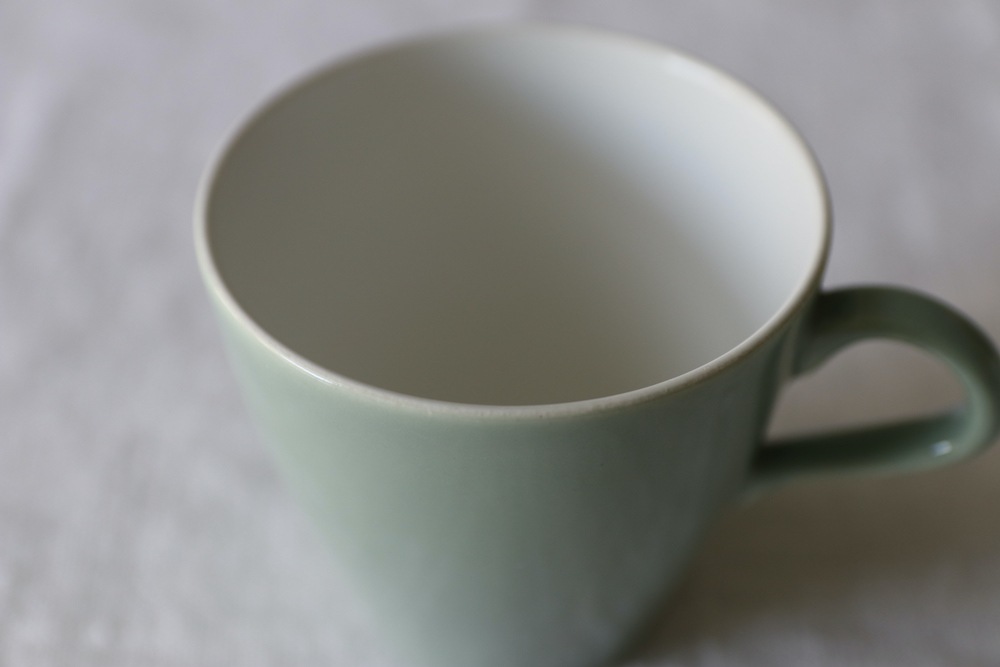 Poole pottery coffeecup (celadon green)<p>プールポタリー コーヒーカップ (セラドングリーン)</p>