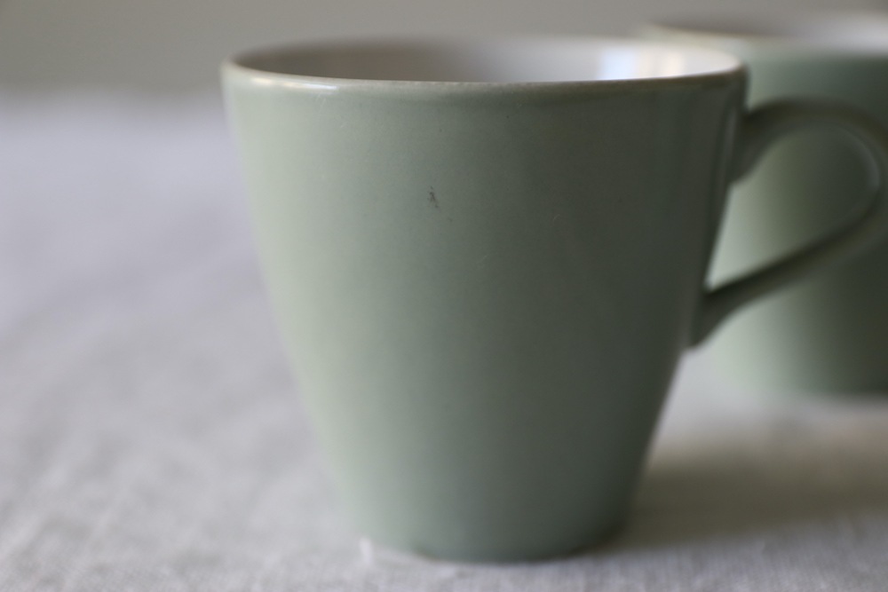 Poole pottery coffeecup (celadon green)<p>プールポタリー コーヒーカップ (セラドングリーン)</p>