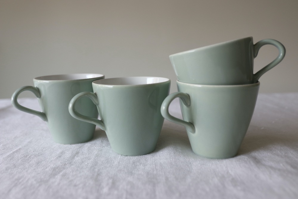 Poole pottery coffeecup (celadon green)<p>プールポタリー コーヒーカップ (セラドングリーン)</p>