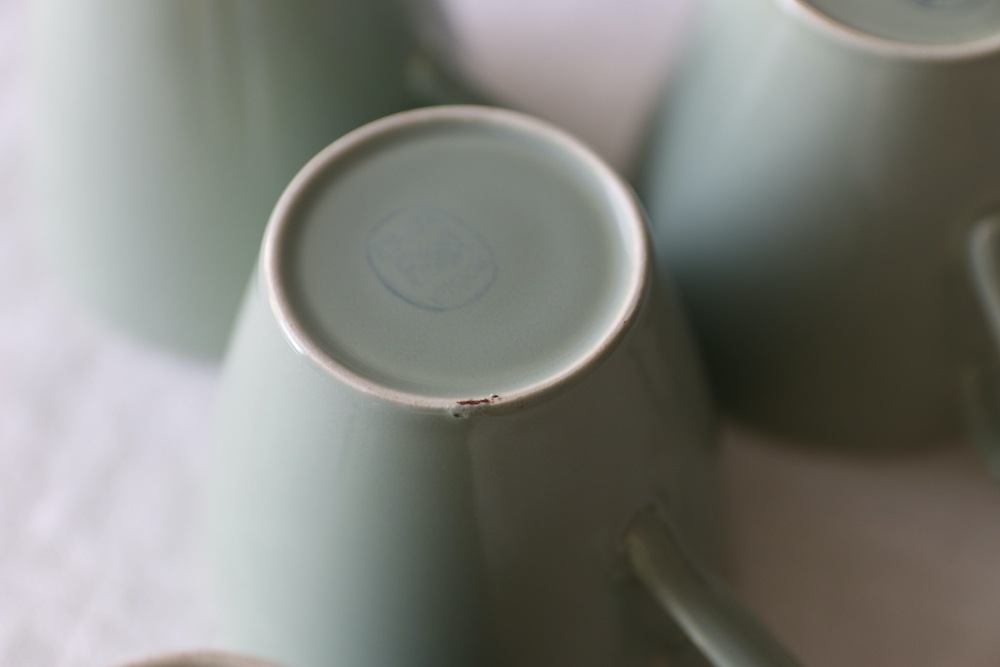 Poole pottery coffeecup (celadon green)<p>プールポタリー コーヒーカップ (セラドングリーン)</p>