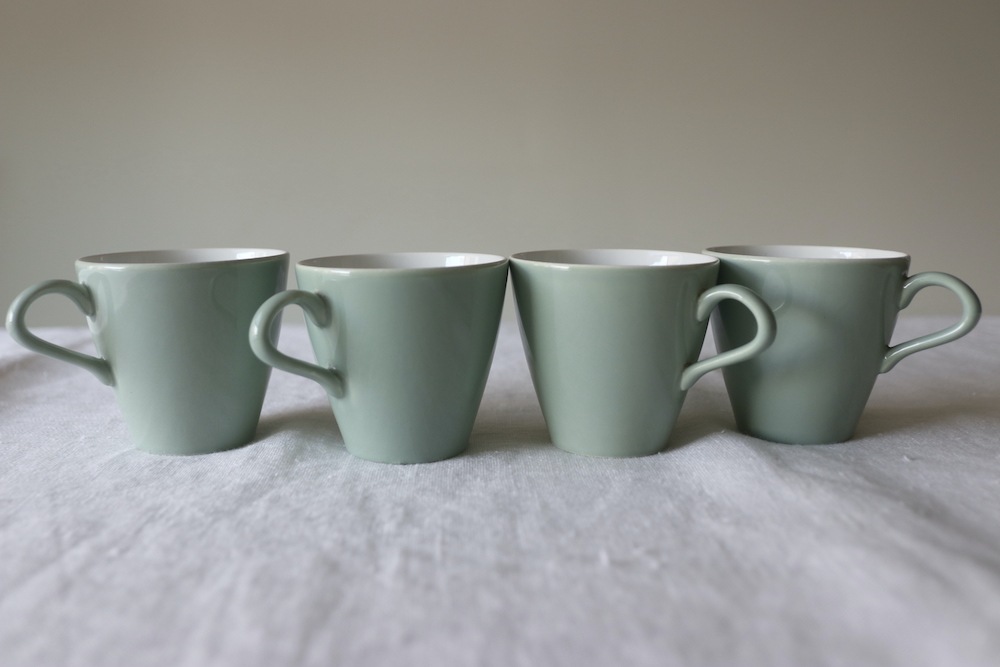 Poole pottery coffeecup (celadon green)<p>プールポタリー コーヒーカップ (セラドングリーン)</p>