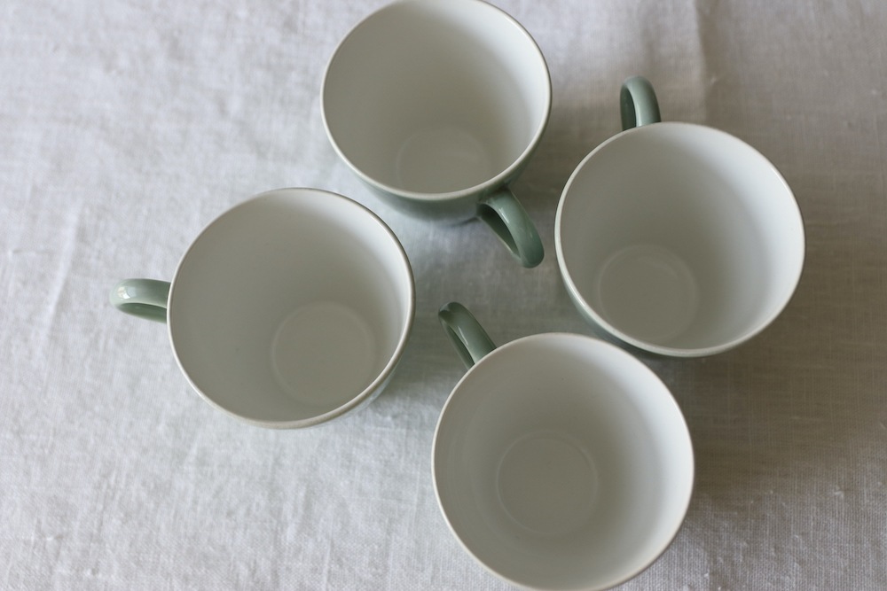 Poole pottery coffeecup (celadon green)<p>プールポタリー コーヒーカップ (セラドングリーン)</p>