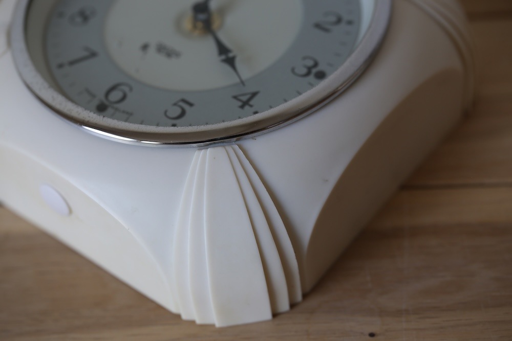 【HOLD】SMITHS wall clock (Bakelite/cream)<p>SMITHS社 壁掛け時計 (ベークライト/クリーム)</p>
