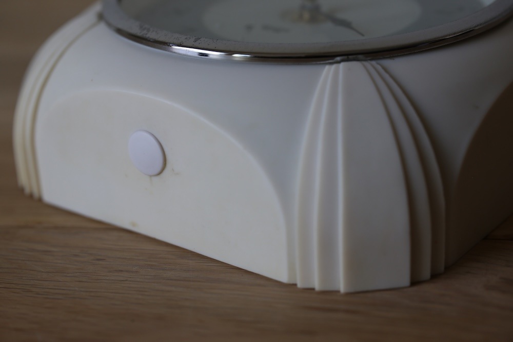 【HOLD】SMITHS wall clock (Bakelite/cream)<p>SMITHS社 壁掛け時計 (ベークライト/クリーム)</p>