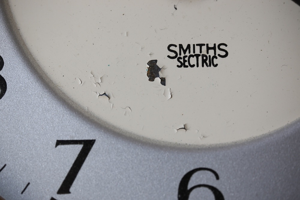 【HOLD】SMITHS wall clock (Bakelite/cream)<p>SMITHS社 壁掛け時計 (ベークライト/クリーム)</p>