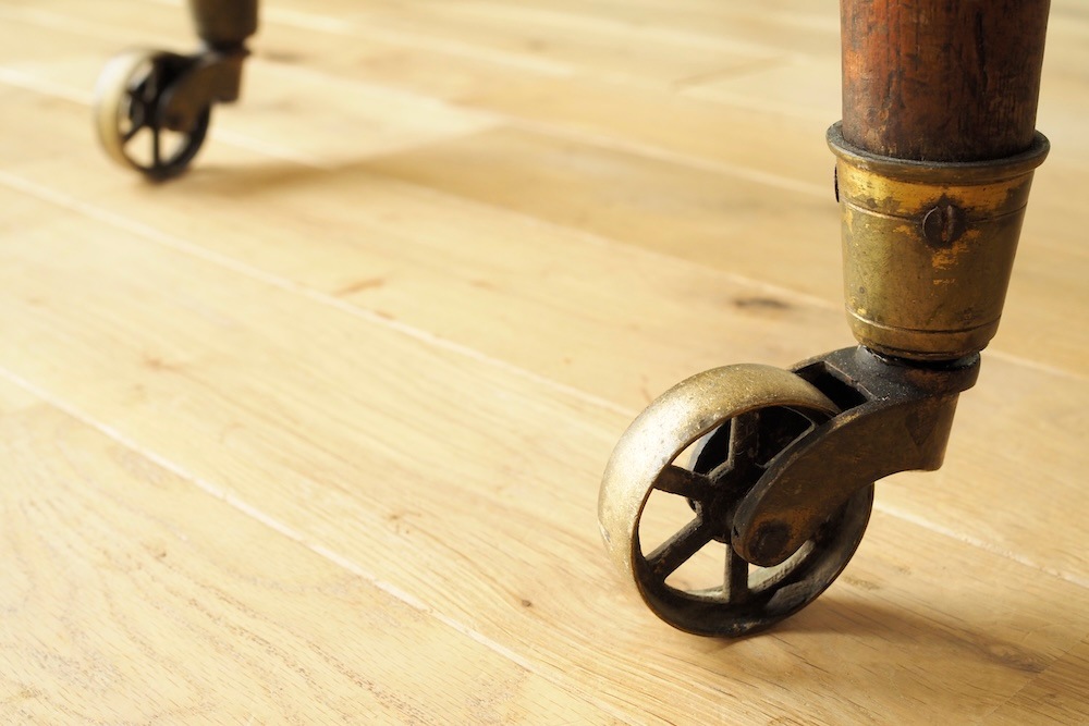 Butterfly table with caster<p>キャスター付きバタフライテーブル</p>