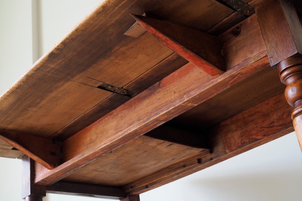 Butterfly table with caster<p>キャスター付きバタフライテーブル</p>