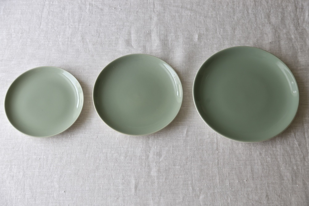 Poole Pottery plate(celadon green)<p>プール・ポタリー プレート (セラドングリーン)</p>