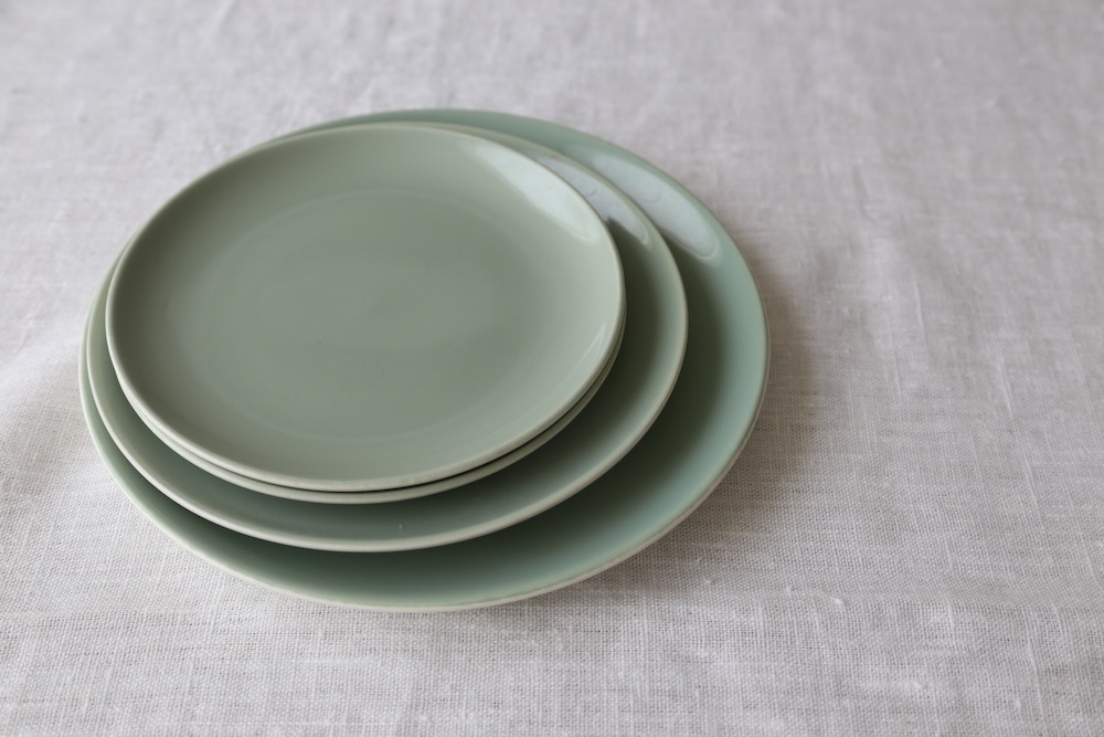 Poole Pottery plate(celadon green)<p>プール・ポタリー プレート (セラドングリーン)</p>