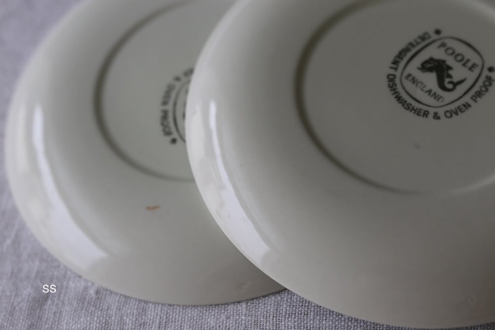 Poole Pottery plate(celadon green)<p>プール・ポタリー プレート (セラドングリーン)</p>