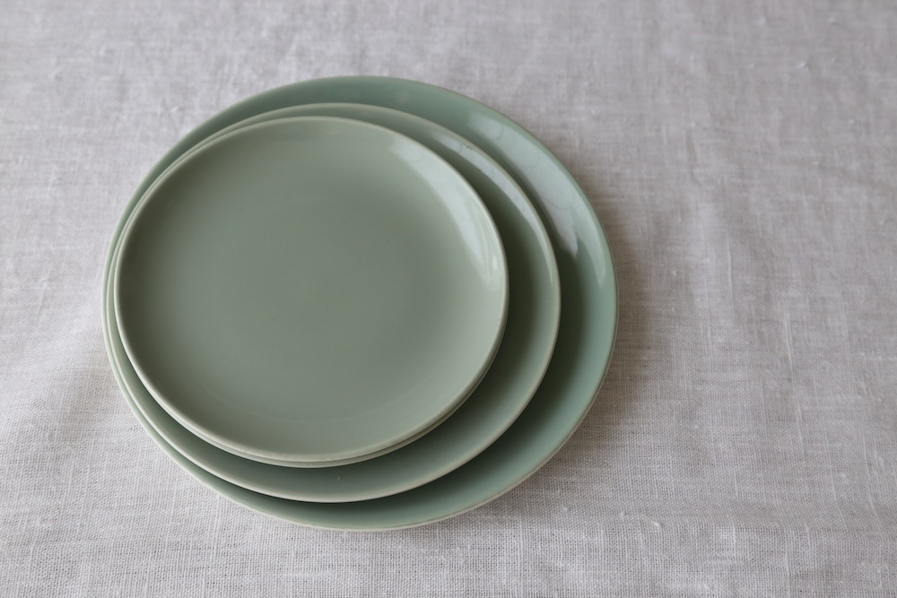 Poole Pottery plate(celadon green)<p>プール・ポタリー プレート (セラドングリーン)</p>
