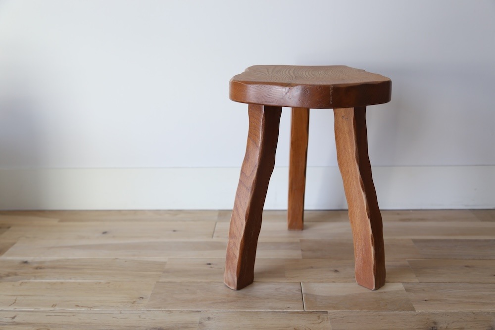 Wooden low stool<p>木製ロースツール</p>