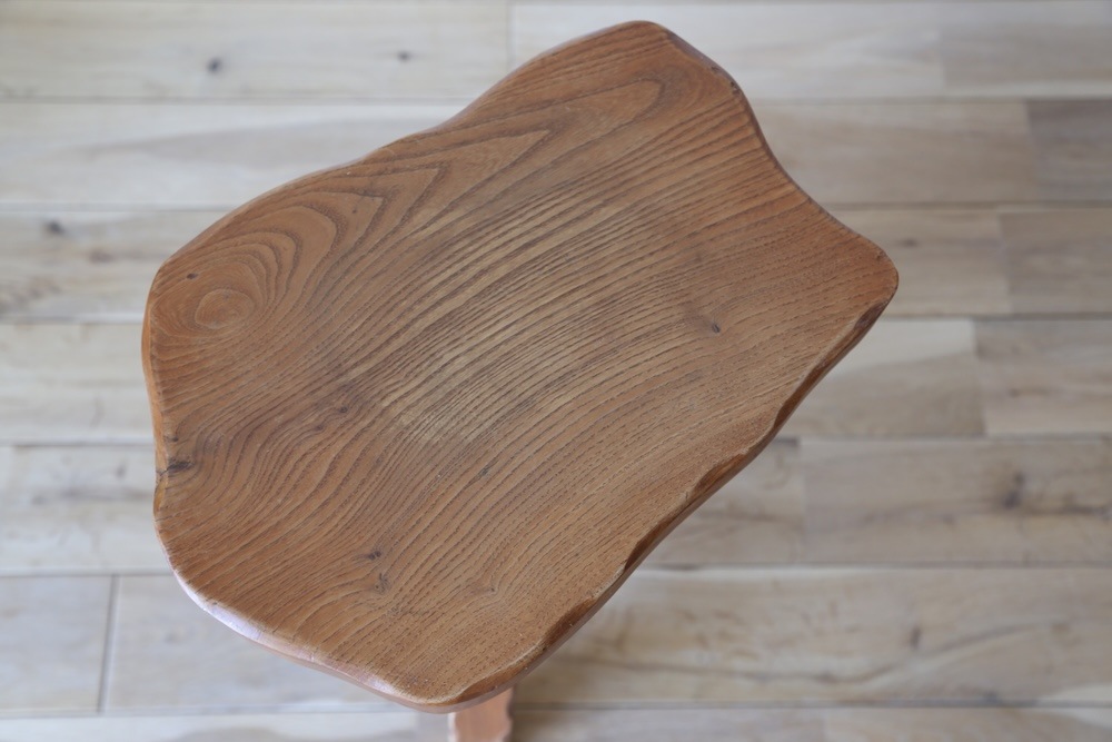 Wooden low stool<p>木製ロースツール</p>