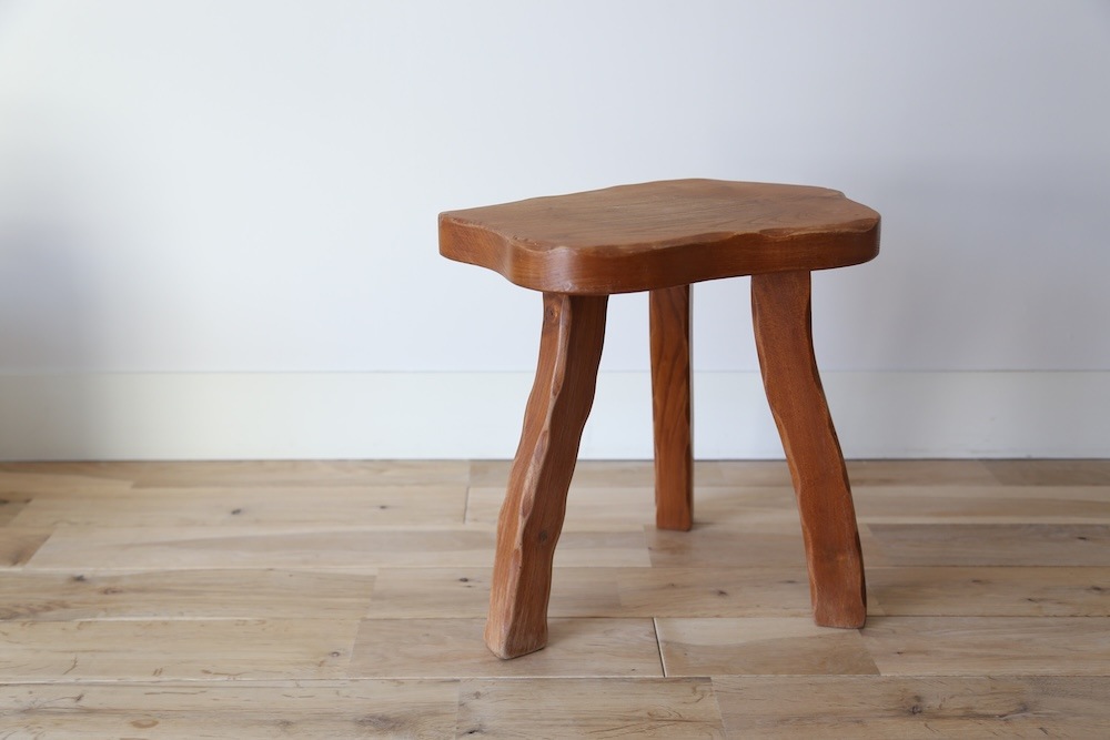 Wooden low stool<p>木製ロースツール</p>