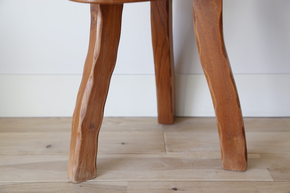 Wooden low stool<p>木製ロースツール</p>