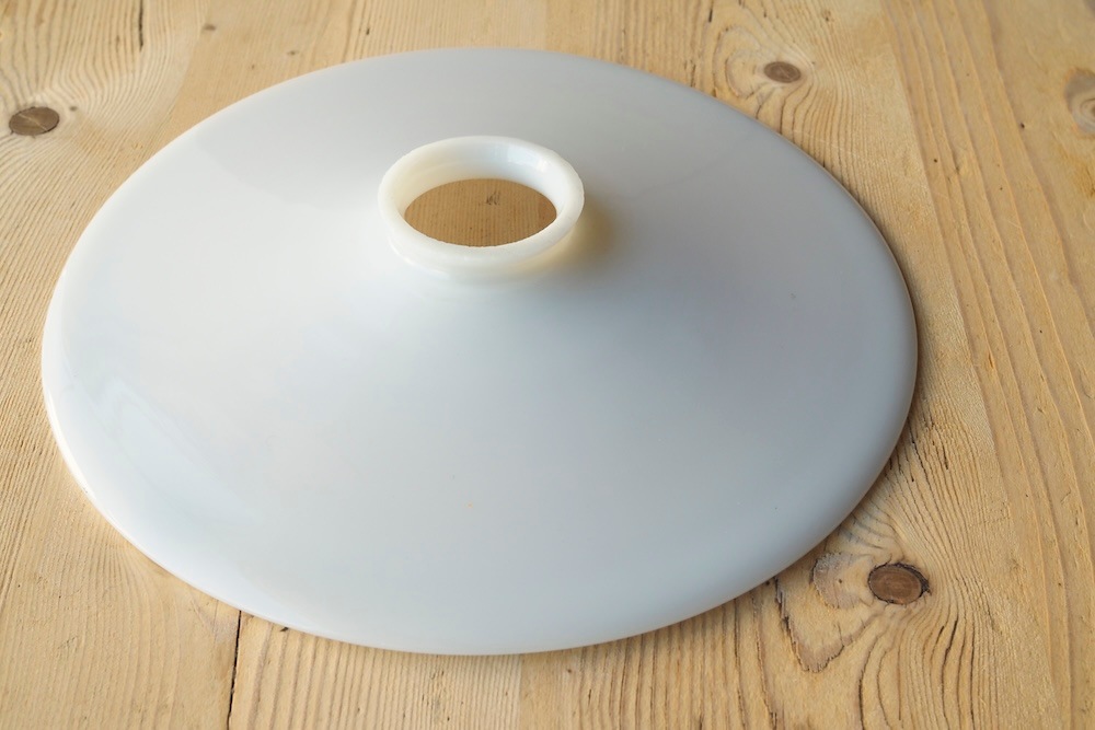 Milk glass lamp shade B<p>ミルクガラスランプシェード B</p>