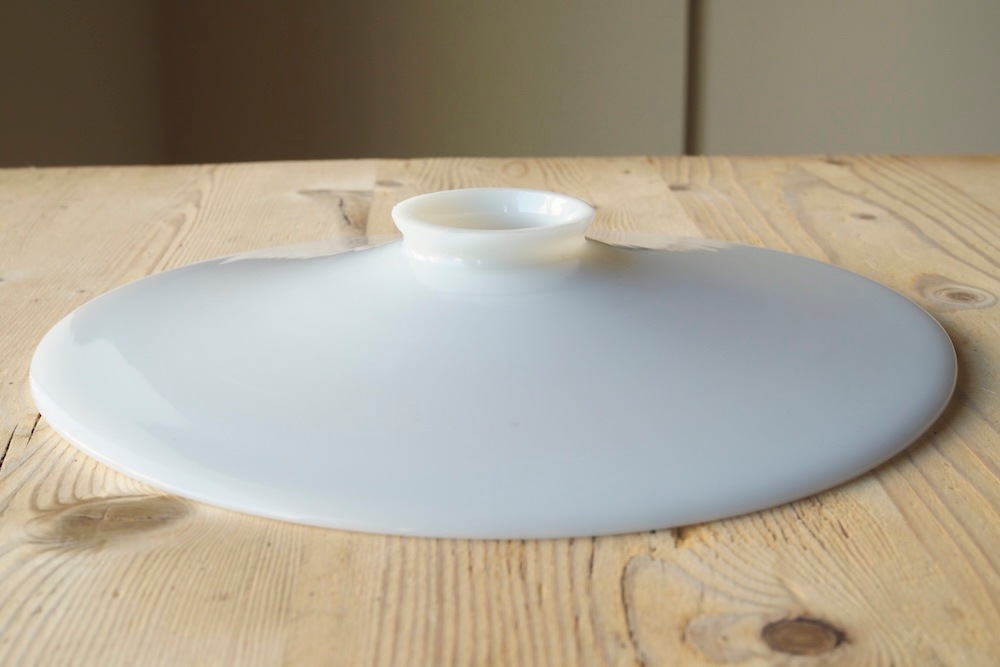 Milk glass lamp shade B<p>ミルクガラスランプシェード B</p>