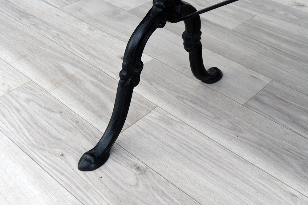 Bistro table (S)<p>ビストロテーブル (S)</p>