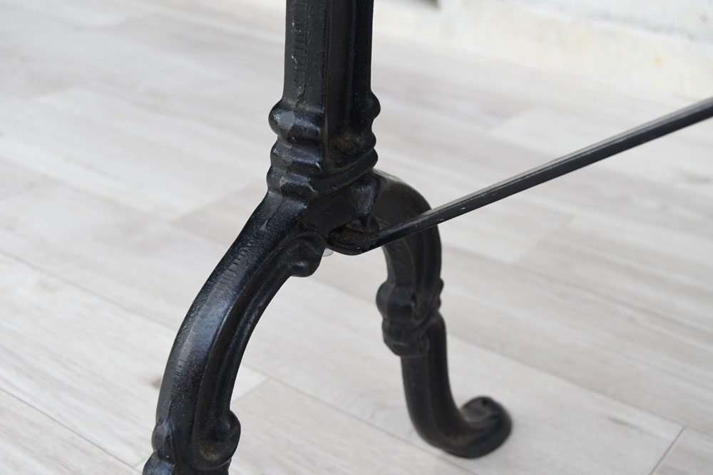 Bistro table (S)<p>ビストロテーブル (S)</p>