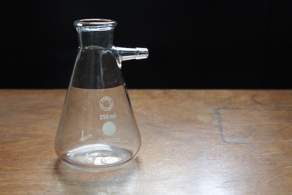 PYREX erlenmeyer Flask S<p>パイレックス 三角フラスコ (枝付き) S</p>