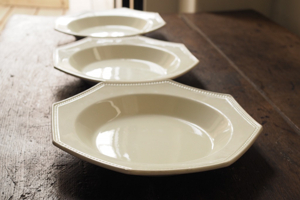 クレイユモントロー オクトゴナルスーププレート｜ D+E MARKET Online