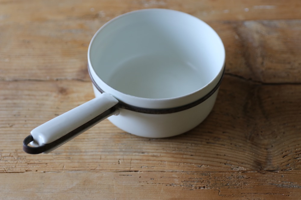 ALUMINITE LIMOGES One-handed pot (white porcelain) <p>リモージュ 白磁の片手鍋 </p>