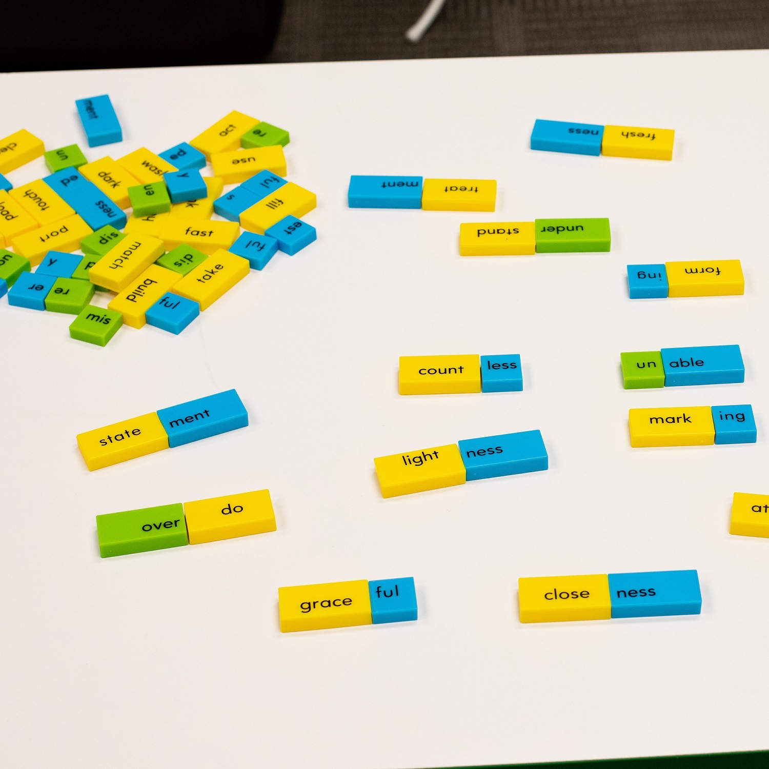 並べて作る！英単語ドミノ英語教材