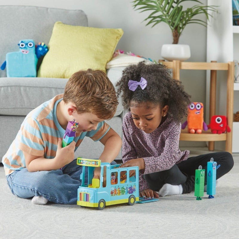 ナンバーブロックスレインボーカウンティングバス