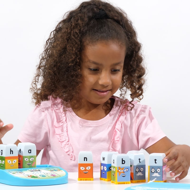 アルファブロックス フォニックス ファン