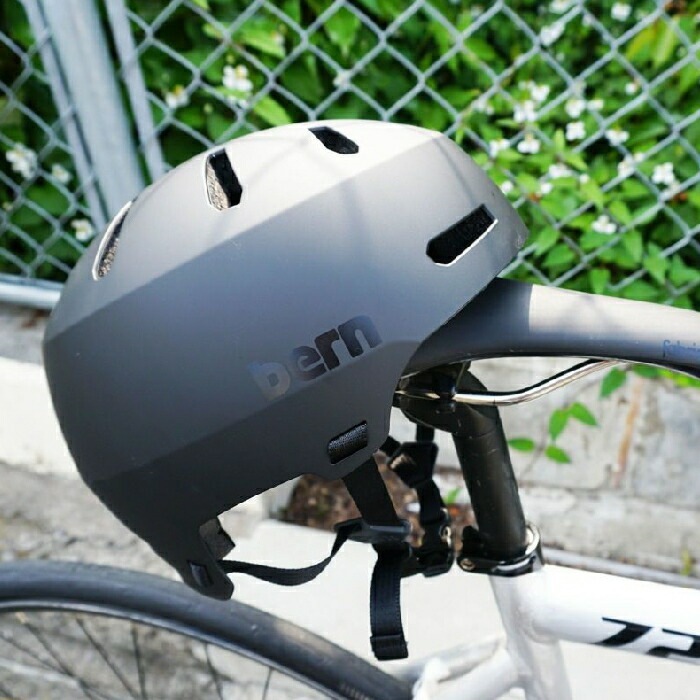 bern バーン MACON 2.0 MATTE BLACK メーコン ジャパンフィット