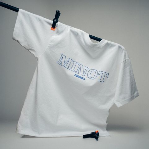 �ڿ��̸�����ʡ�MINOT LOGO TEE S/S�ʥۥ磻�ȡˡ�MINOT��T����ġ�