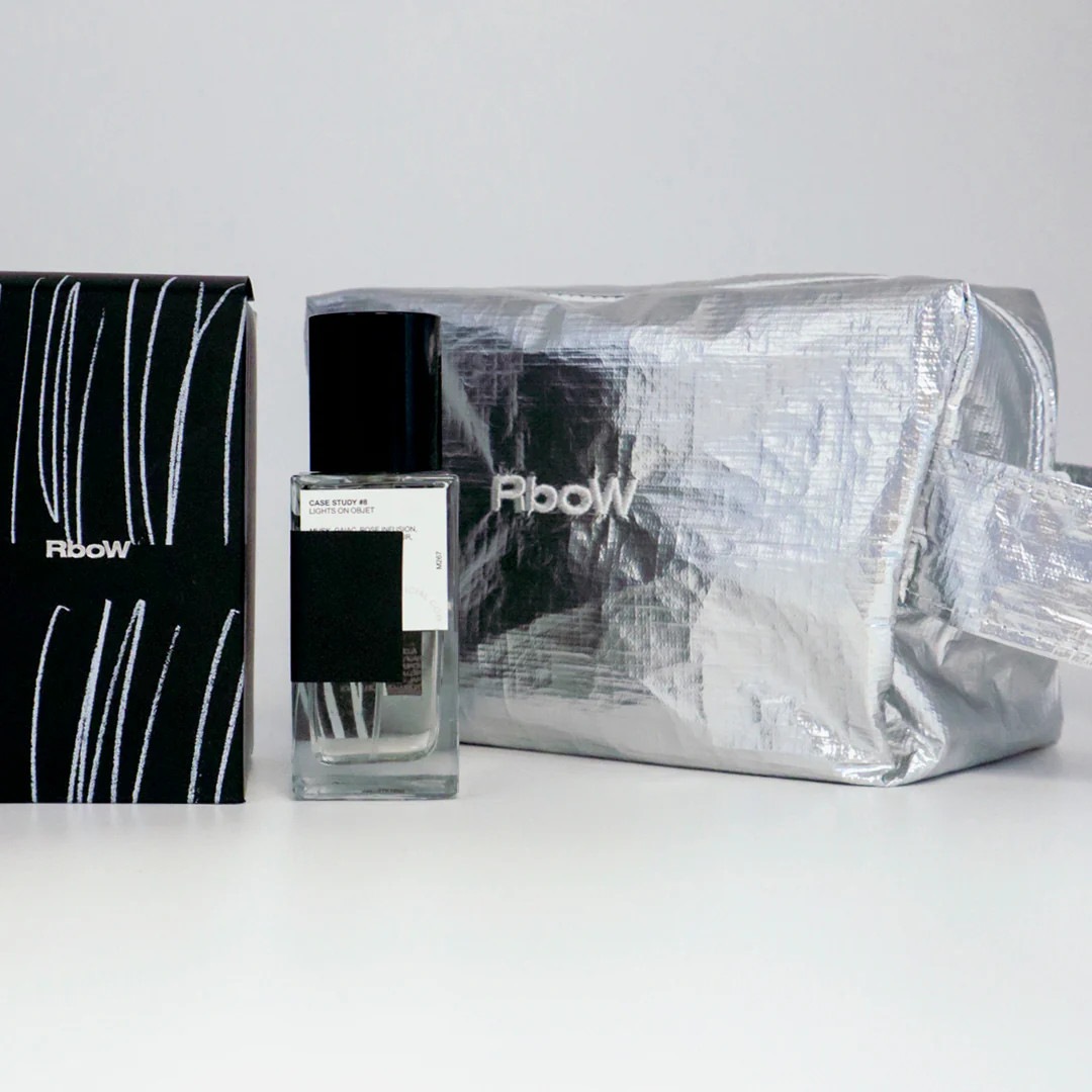 SILVER TRAVEL POUCH��RboW�ʥݡ�����