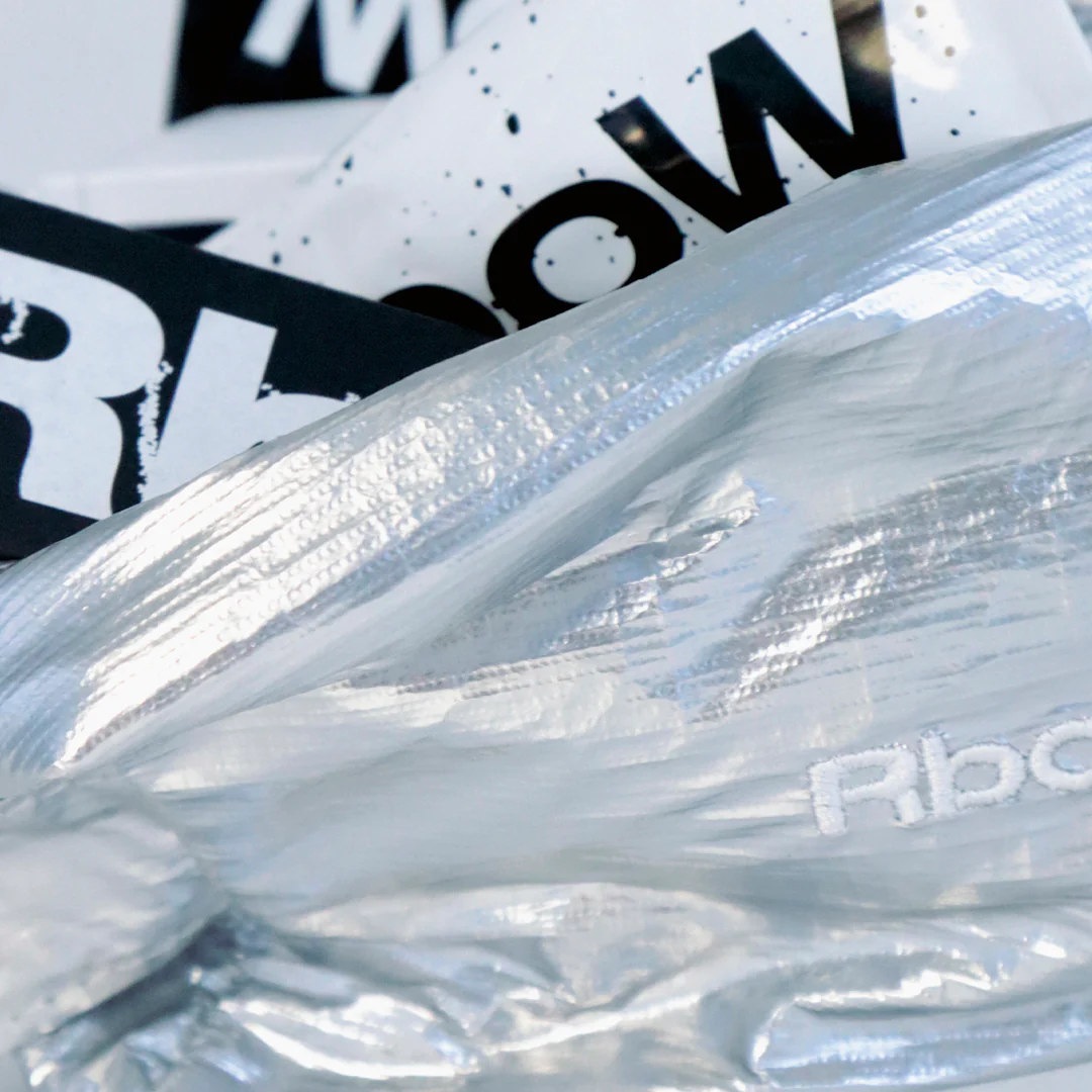 SILVER TRAVEL POUCH��RboW�ʥݡ�����