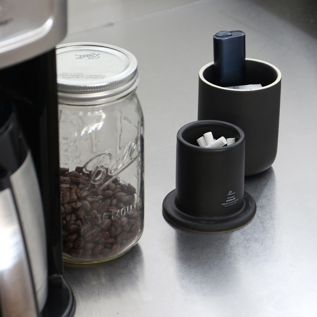 ANAheim PORCELAIN ASH-POT "Black"��DETAIL INC.���Żҥ��Х��ѳ�����