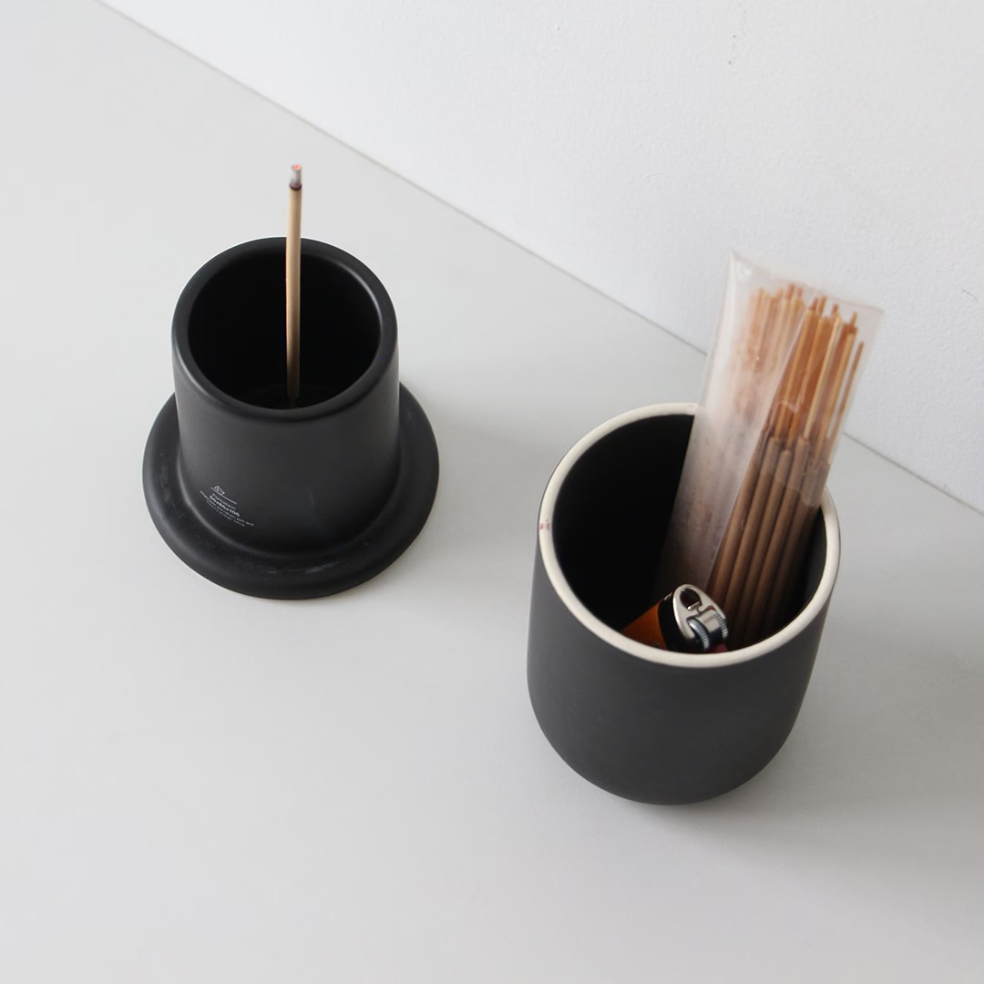 ANAheim PORCELAIN ASH-POT "Black"��DETAIL INC.���Żҥ��Х��ѳ�����