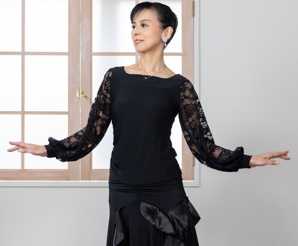 ボリューム袖レーストップス　サイズ：L