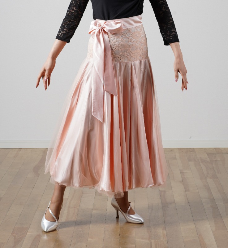 ボリュームデザインスカート　サイズ：M