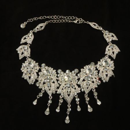 カリアンテ　フローラルレイヤー　ネックレス