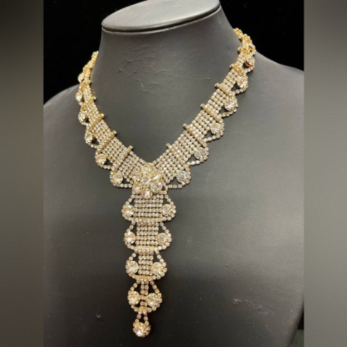 エンパイア・ゴールドラインストーンネックレス