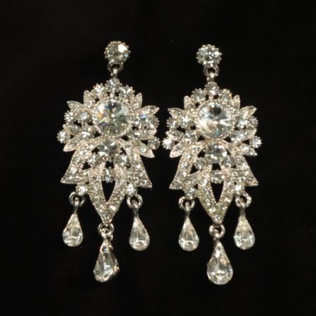 クリスタル・シャンデリアイヤリング