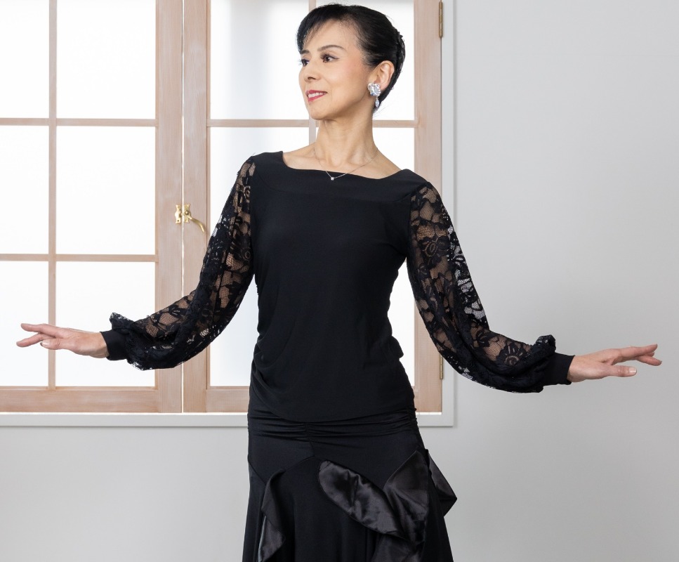 ボリューム袖レーストップス　サイズ：L