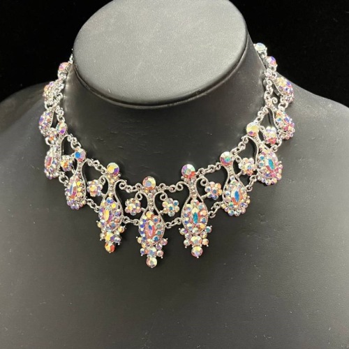 カリアンテ レインボーフレア チョーカー