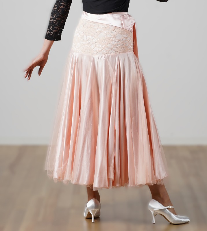 ボリュームデザインスカート　サイズ：M