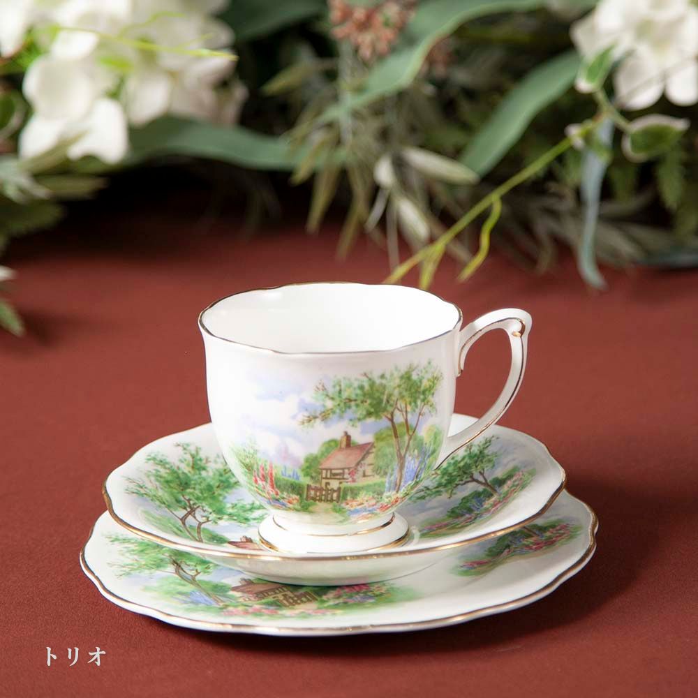 イギリスで買い付けた クィーンアン  チューダーコテージシリーズ トリオ ミルクポット＆シュガーポット