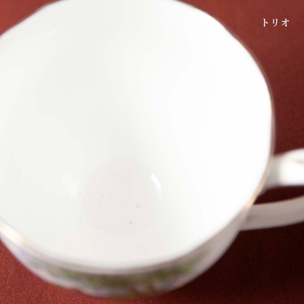 イギリスで買い付けた クィーンアン  チューダーコテージシリーズ トリオ ミルクポット＆シュガーポット