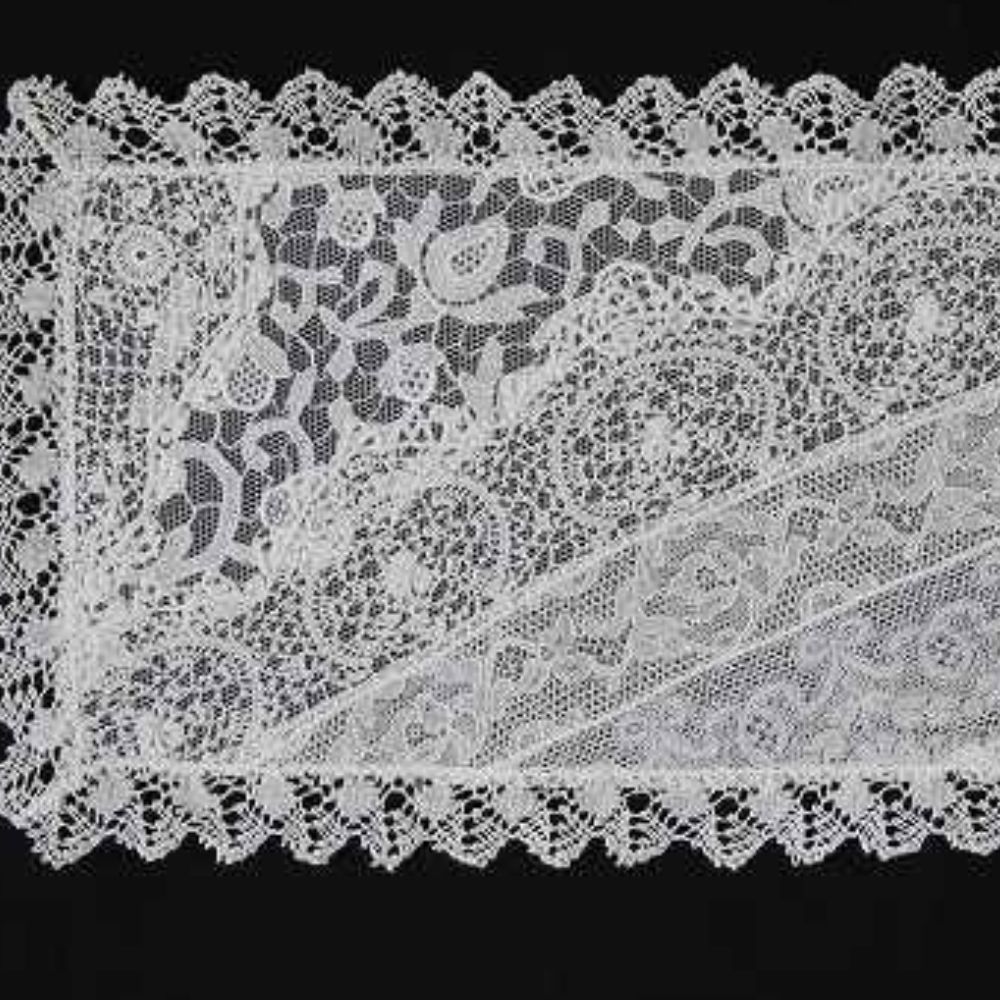 アンティーク フランスで買い付けた ノルマンディー レースを組み合わせ 長方形の ドイリー