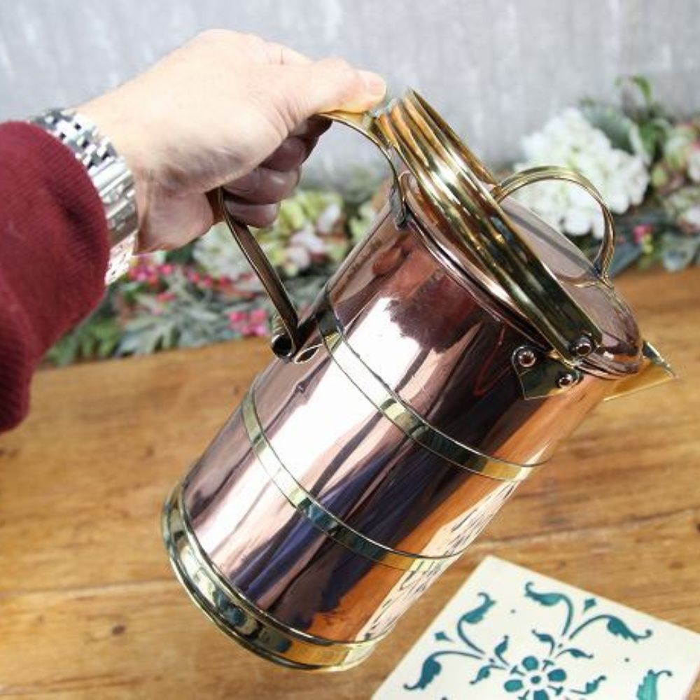 アンティーク イギリスで買い付けたキャンプや アウトドアにもおすすめ COPPER 銅製 円筒形フォルム 水差し