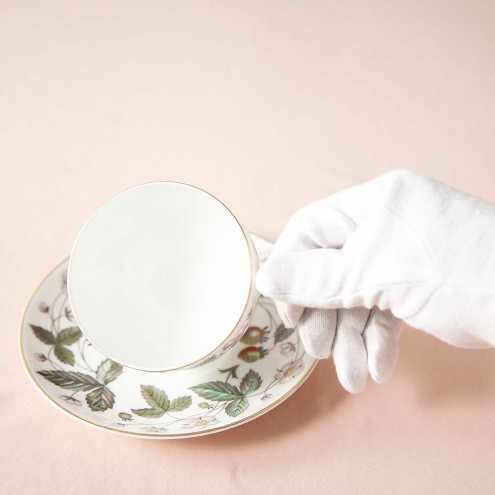 【2026年新規買い付け品】ヴィンテージ イギリスで買い付けた WEDGWOOD ウェッジウッド ワイルドストロベリー トリオ 黒壺バックスタンプ