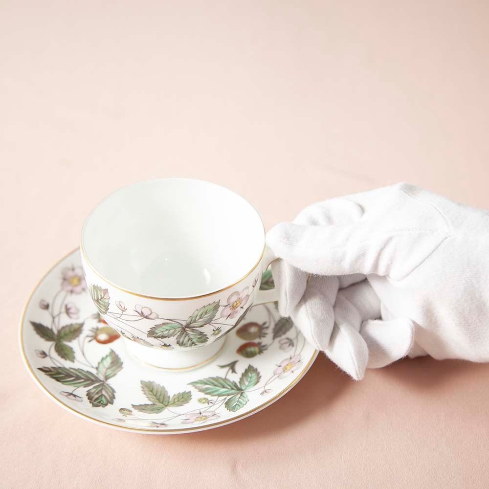 【2026年新規買い付け品】ヴィンテージ イギリスで買い付けた WEDGWOOD ウェッジウッド ワイルドストロベリー トリオ 黒壺バックスタンプ