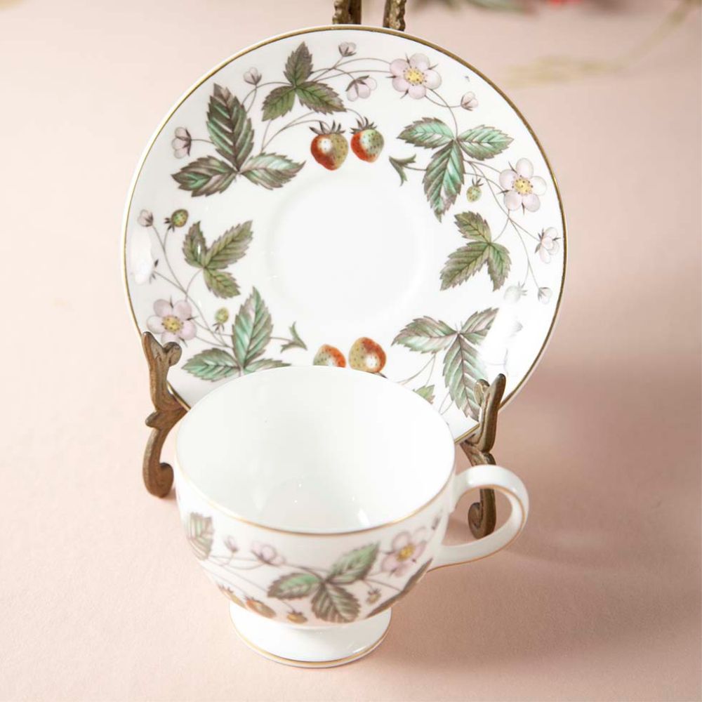 【2026年新規買い付け品】ヴィンテージ イギリスで買い付けた WEDGWOOD ウェッジウッド ワイルドストロベリー トリオ 黒壺バックスタンプ